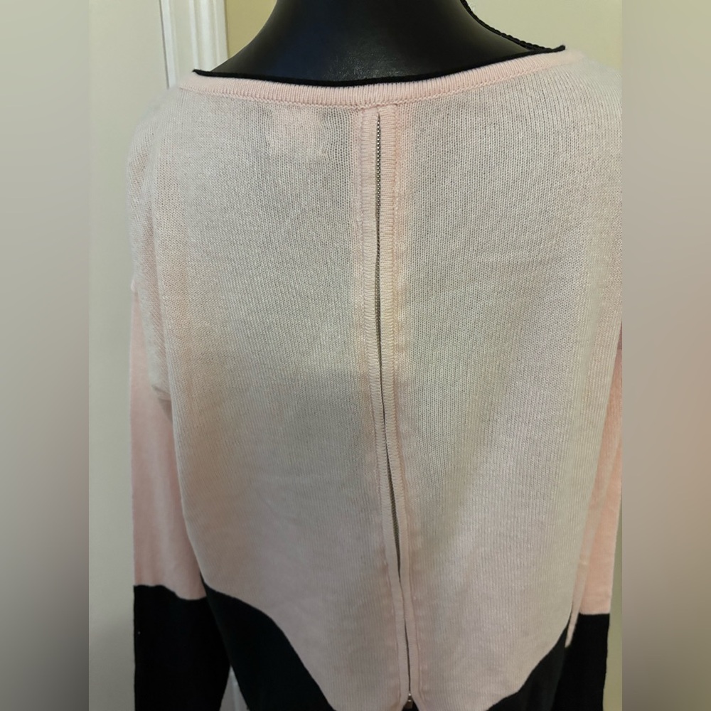 SOHO. NEW YORK & CO. Chic Pink and Black Sweater w/built-in blouse attached - Picture 8 of 10